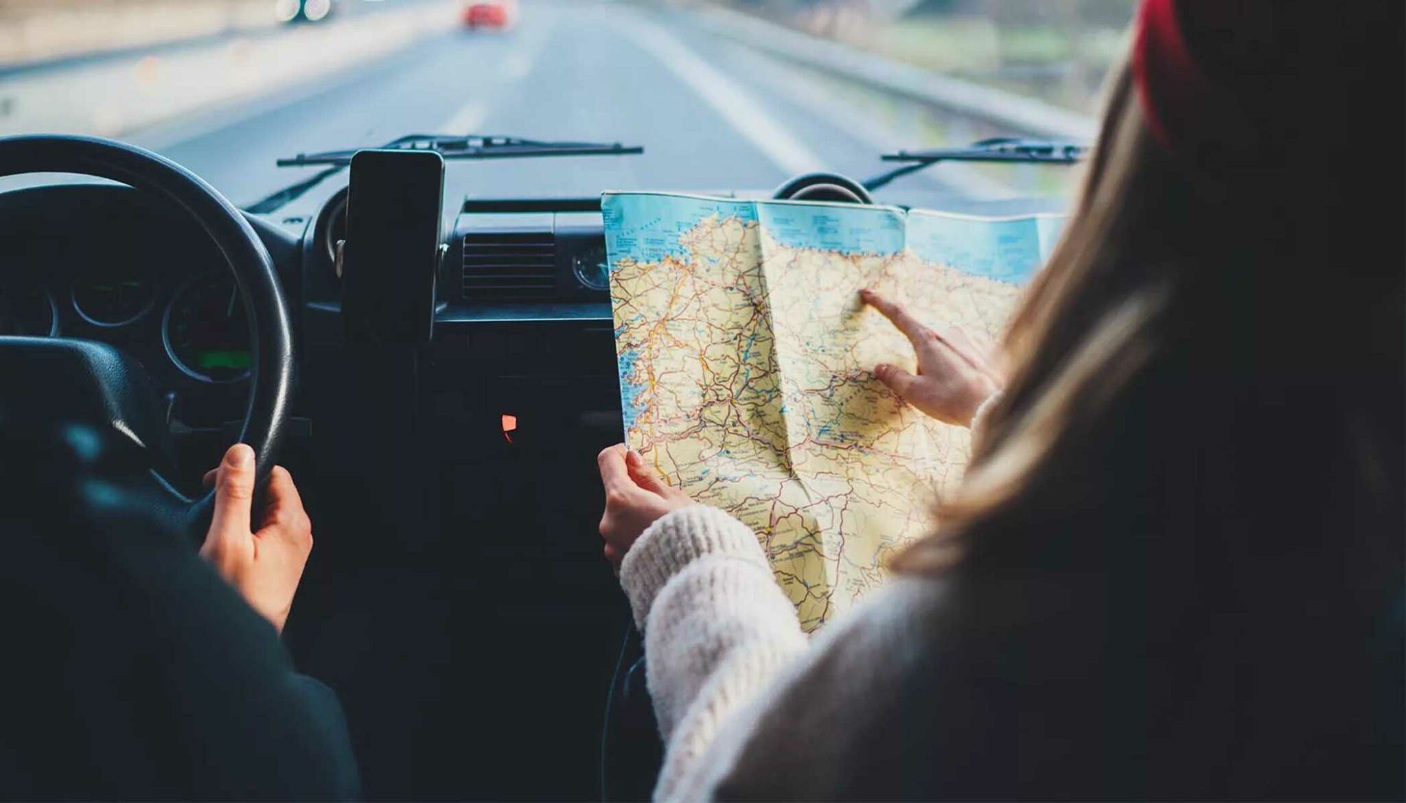Comment se préparer pour un long voyage en voiture : conseils