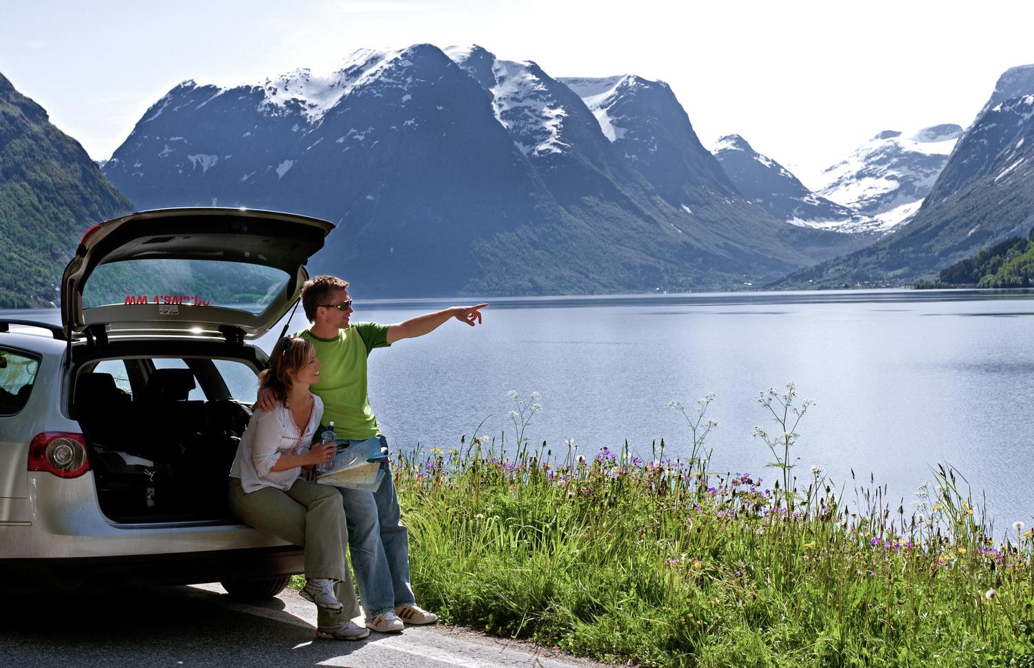 Top 10 des lieux insolites pour un road trip en Europe